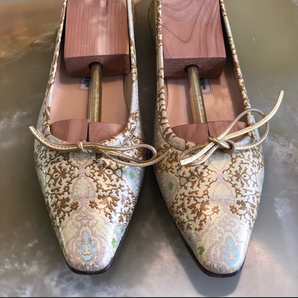 ⭐️ AMAZING ⭐️ Manolo Blahnik Flats - gorgeous!